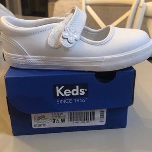 Ella MJ white keds